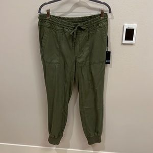 NWT Super soft Kut olive jogger pants size large